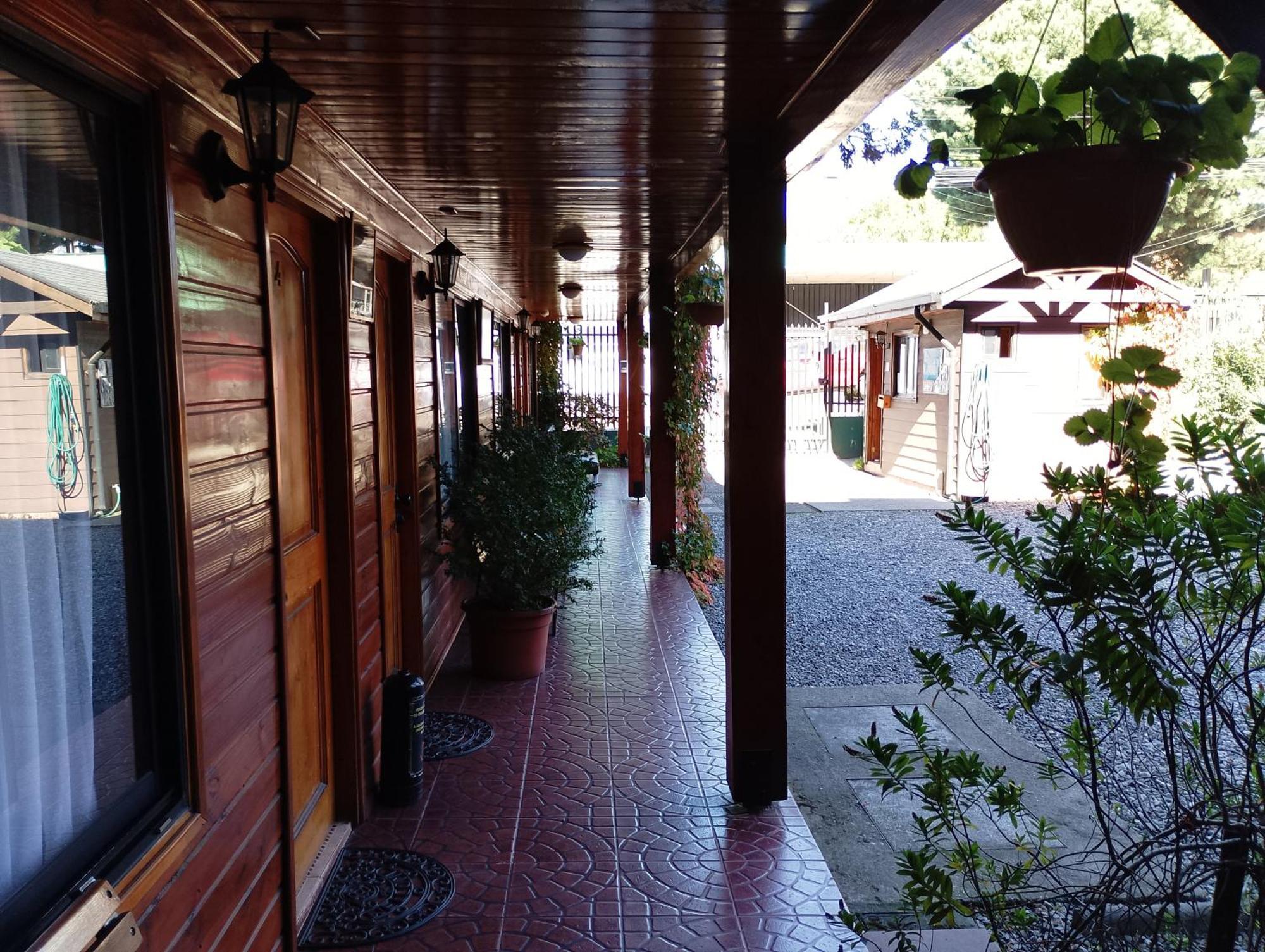 Apart-Hotel Colonia-Koenigsberg Estacionamiento Deptos Completos Ubicado En El Centro De Valdivia Aire Acondicionado 外观 照片